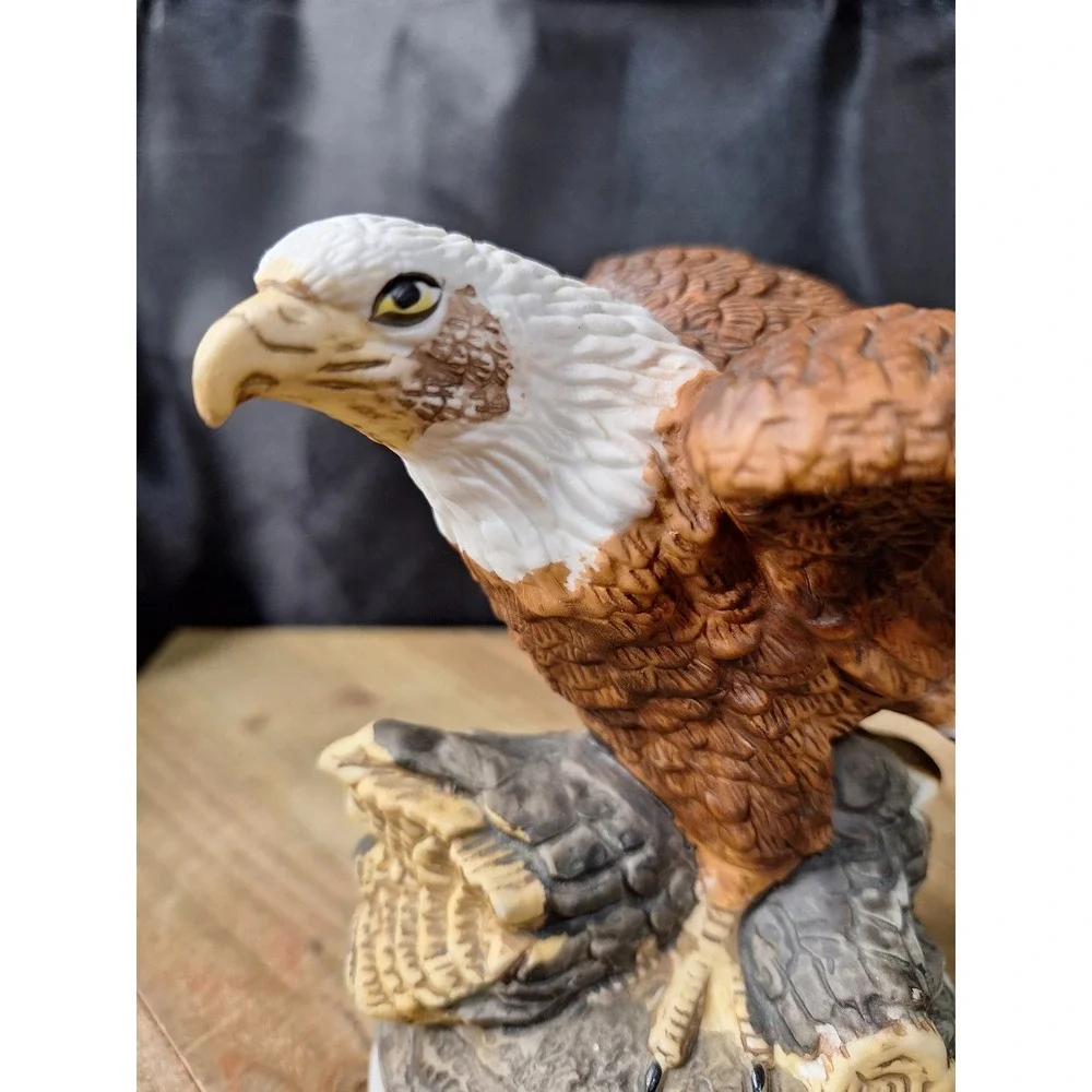 Royal Heritage Americana - Birds in Flight - Bald Eagle Figurine Limited Series